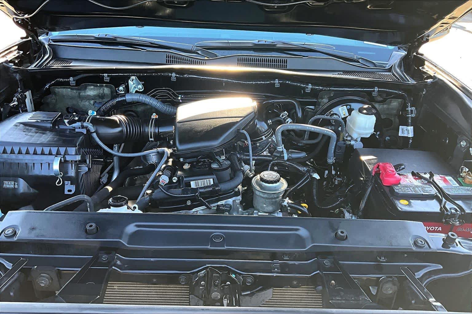 Used 2018 Toyota Tacoma SR AWD/4WD image 31
