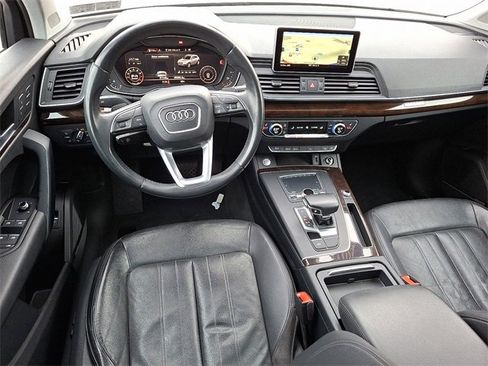 Used 2018 Audi Q5 2.0T Premium Plus w/ Premium Plus Package image 2