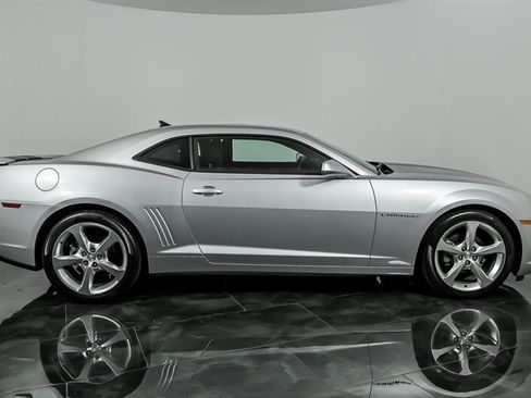 Used 2015 Chevrolet Camaro LT w/ RS Package RWD image 10