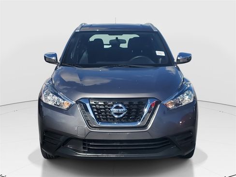 Used 2019 Nissan Kicks S image 2