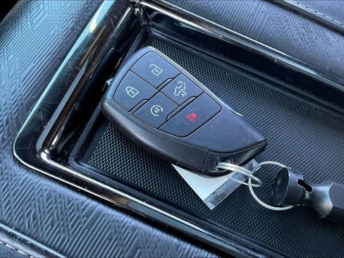 Used 2022 GMC Sierra 1500 AT4X image 13