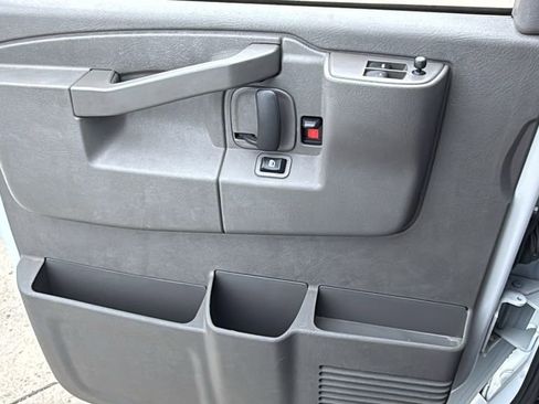Used 2023 GMC Savana 2500 w/ Driver Convenience Package image 27