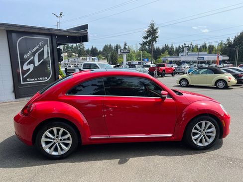 Used 2015 Volkswagen Beetle TDI FWD image 6
