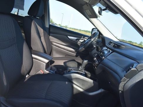 Used 2019 Nissan Rogue SV FWD image 12