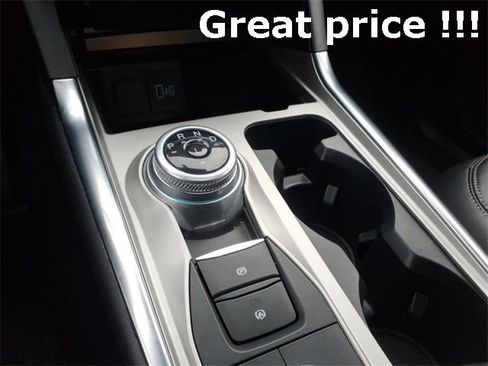 Used 2023 Ford Explorer XLT w/ Equipment Group 202A image 18