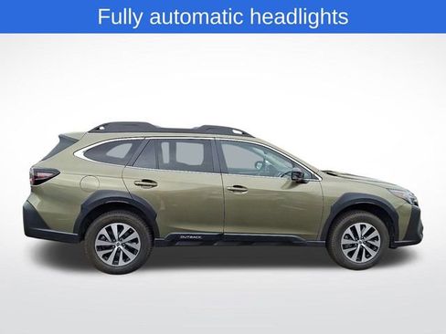 Used 2023 Subaru Outback Premium image 9