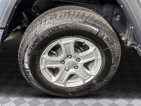 Used 2019 Jeep Wrangler Unlimited Sport S image 33