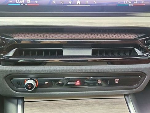 Used 2025 BMW 330i xDrive Sedan image 53