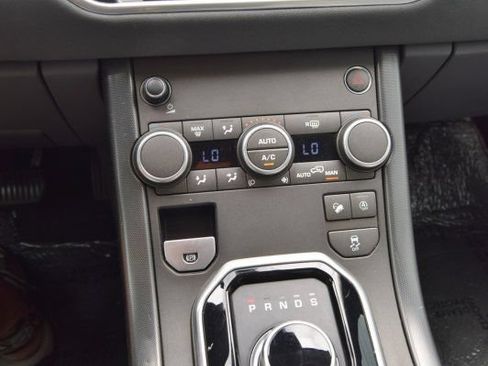 Used 2019 Land Rover Range Rover Evoque SE AWD/4WD image 30