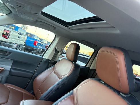 Used 2024 Ford Maverick Lariat image 19