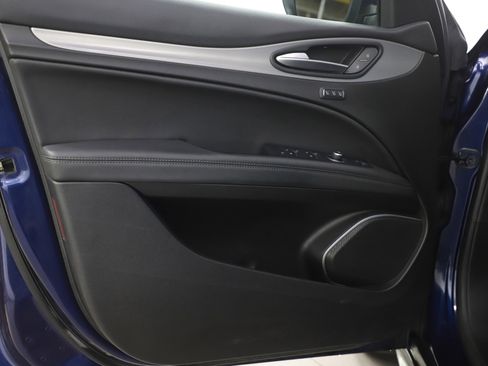 Used 2018 Alfa Romeo Stelvio Sport w/ Quick Order Package 22J Sport image 19