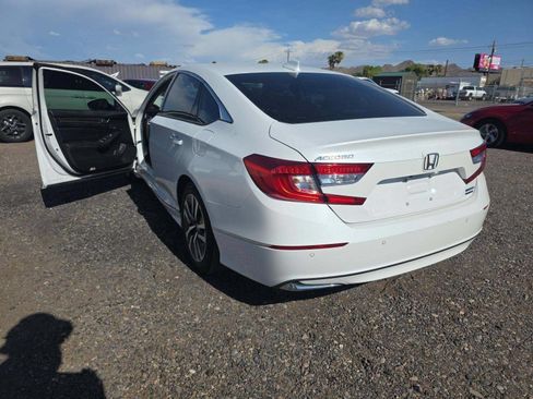 Used 2019 Honda Accord Touring image 2