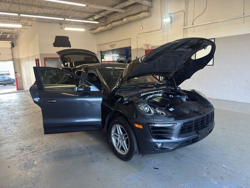 Used 2017 Porsche Macan AWD/4WD image 9
