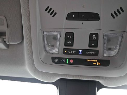 Used 2023 GMC Terrain SLT w/ Tech Package AWD/4WD image 18