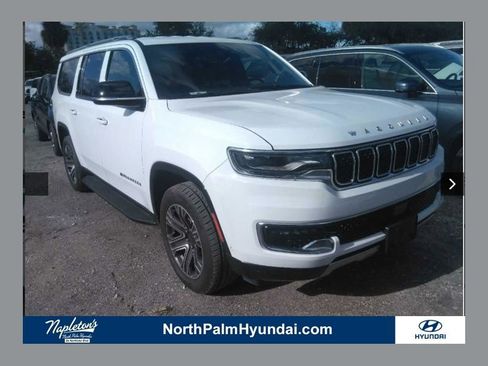 Used 2024 Jeep Wagoneer L Series II w/ Flexible Seating Group image 1