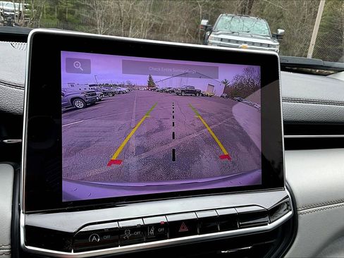 Used 2022 Jeep Compass Limited w/ Sun and Sound Group image 9