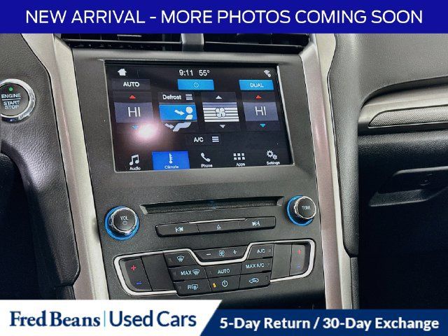 Used 2018 Ford Fusion SE w/ Fusion SE Technology Package FWD image 20