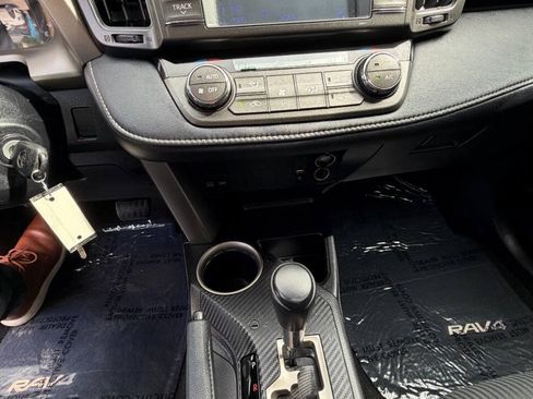 Used 2013 Toyota RAV4 XLE AWD/4WD image 19