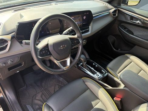 Used 2025 Chevrolet TrailBlazer ACTIV w/ Convenience Package FWD image 4