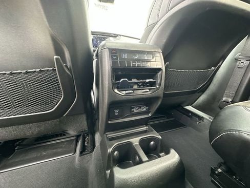 Used 2023 Jeep Grand Cherokee L Laredo image 23