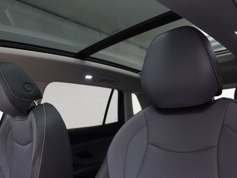 New 2026 Volkswagen Tiguan SE image 12