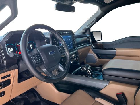 Used 2022 Ford F150 Lariat w/ Max Trailer Tow Package image 9