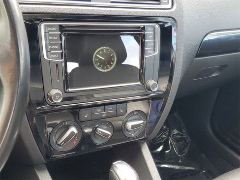 Used 2018 Volkswagen Jetta Sport image 23