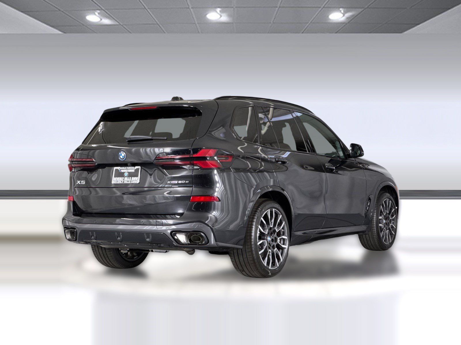Used 2026 BMW X5 xDrive50e w/ M Sport Package AWD/4WD image 9