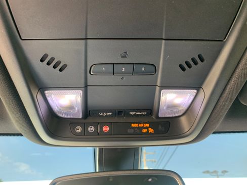 Used 2020 Chevrolet Blazer RS image 34