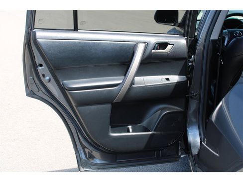 Used 2010 Toyota Highlander SE AWD/4WD image 11