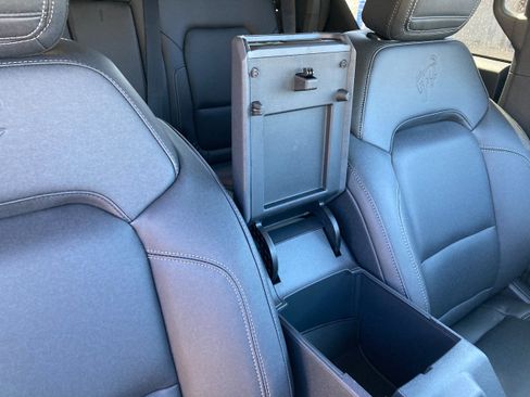 New 2025 Ford Bronco Badlands image 13