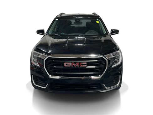 Used 2023 GMC Terrain SLE w/ Driver Convenience Package FWD image 2