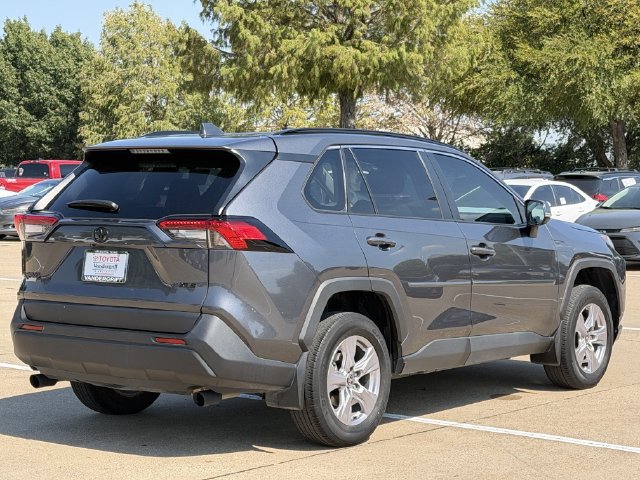 Used 2025 Toyota RAV4 XLE w/ Convenience Package FWD image 4