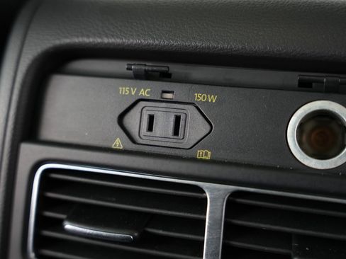 Used 2013 Volkswagen Touareg VR6 image 46