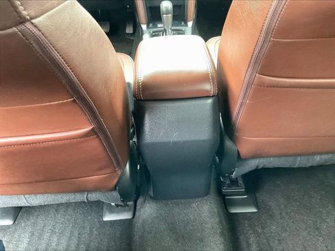 Used 2017 Subaru Forester 2.5i Touring AWD/4WD image 10