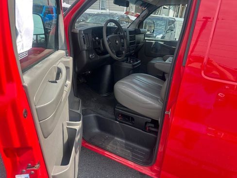 Used 2015 Chevrolet Express 2500 image 16
