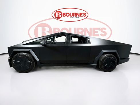 Used 2024 Tesla Cybertruck AWD Crew Cab image 9