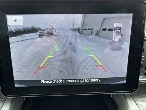 Used 2022 Ford Explorer XLT w/ Equipment Group 202A image 29