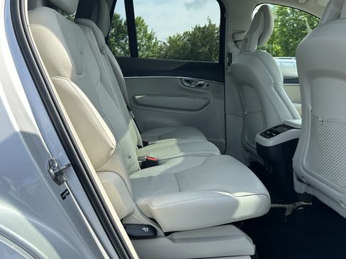 Used 2020 Volvo XC90 T6 Momentum AWD/4WD image 15