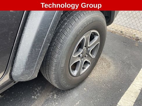 Used 2023 Jeep Wrangler Unlimited Sport AWD/4WD image 4