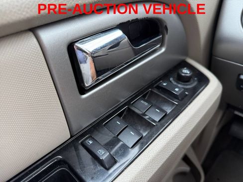 Used 2012 Ford Expedition Limited RWD image 27