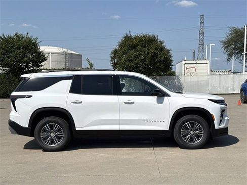 New 2026 Chevrolet Traverse LT w/ Driver Confidence Package image 3