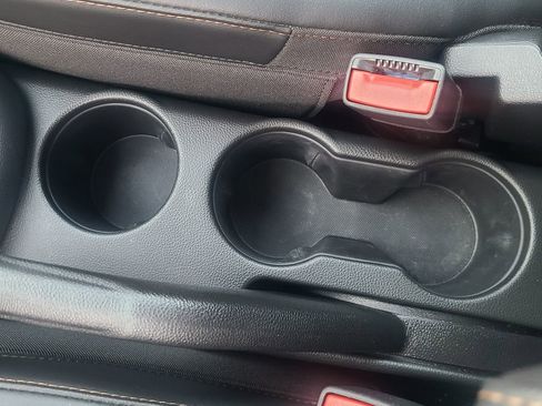 Used 2022 Chevrolet Trax LT w/ LT Convenience Package image 19