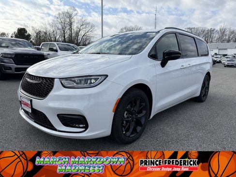 New 2026 Chrysler Pacifica Select image 7