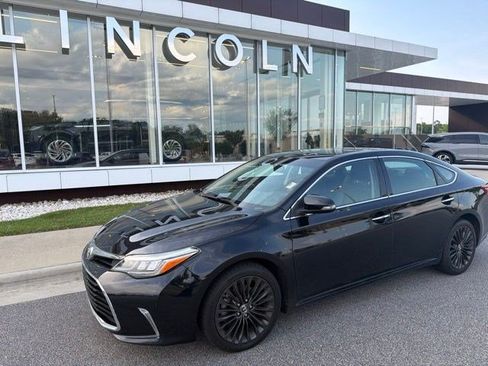 Used 2016 Toyota Avalon Touring FWD image 1