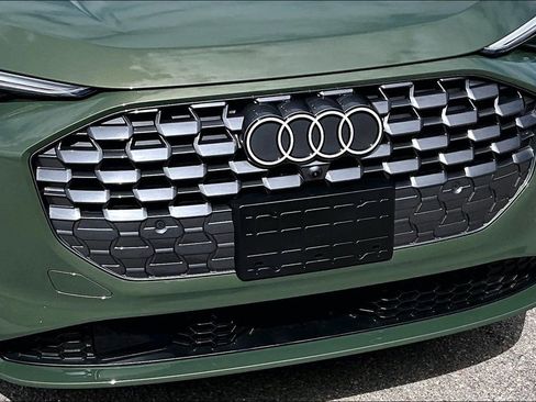 Certified 2025 Audi Q5 Premium Plus image 11