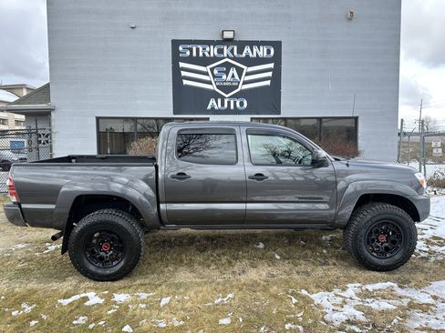 Used 2013 Toyota Tacoma 4x4 Double Cab w/ SR5 Pkg image 5