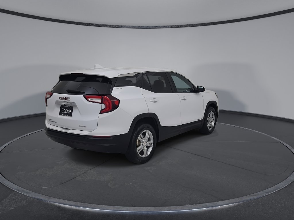 Used 2024 GMC Terrain SLE AWD/4WD image 15