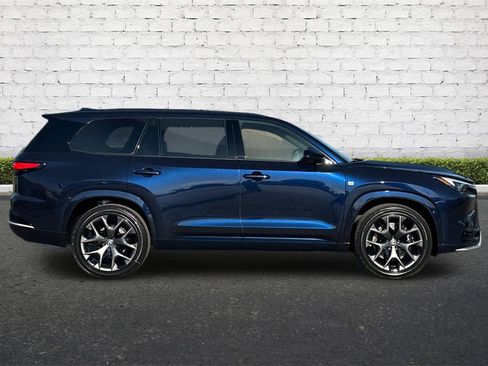 New 2026 Lexus TX 500h AWD image 3