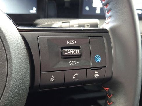 Used 2025 Nissan Kicks SR image 26